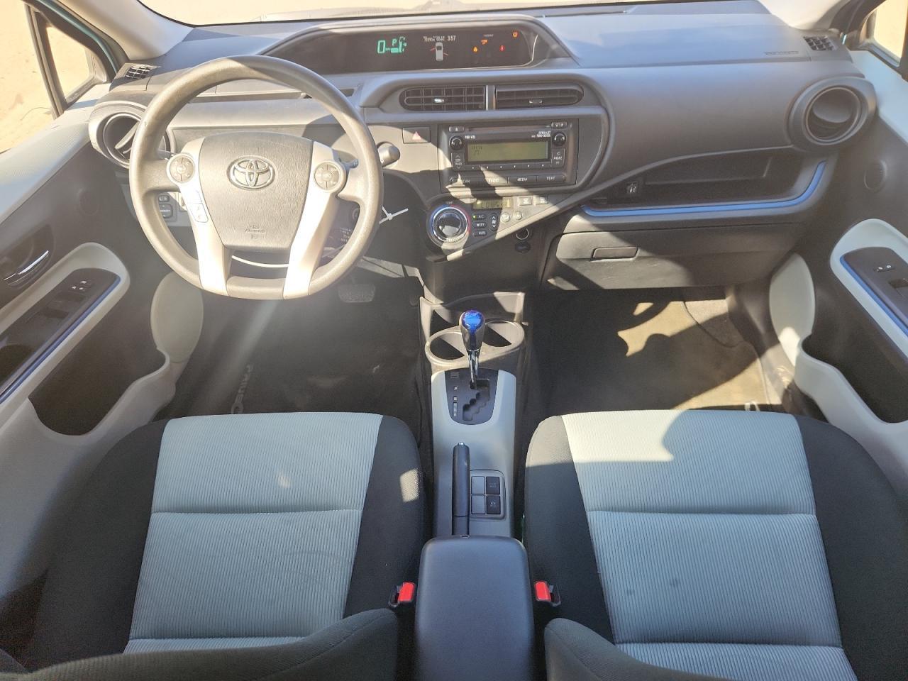 2013 TOYOTA Prius c