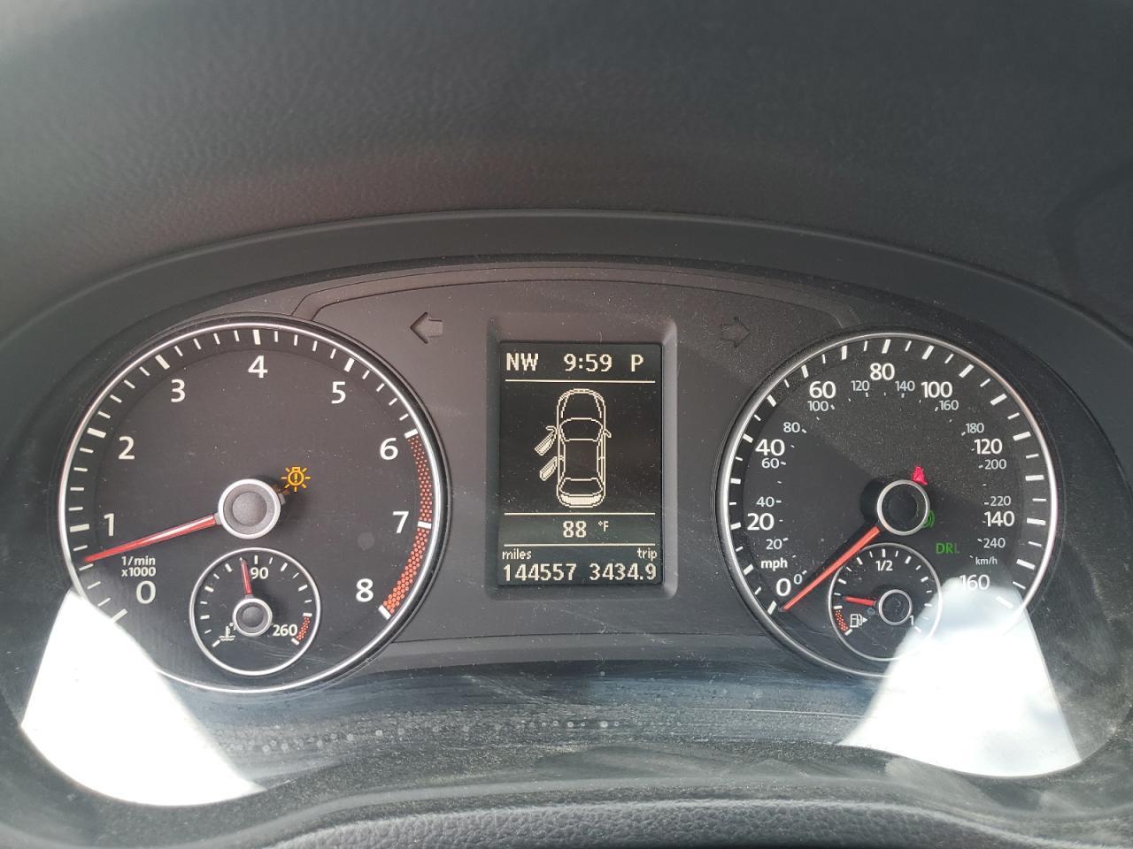 2012 VOLKSWAGEN Passat