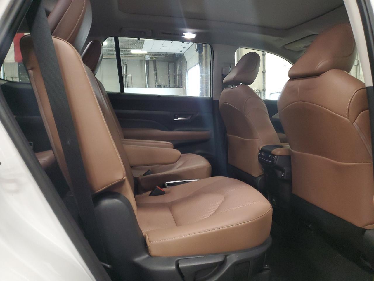 2024 TOYOTA HIGHLANDER