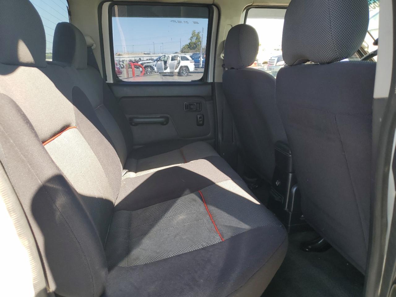2002 NISSAN Frontier
