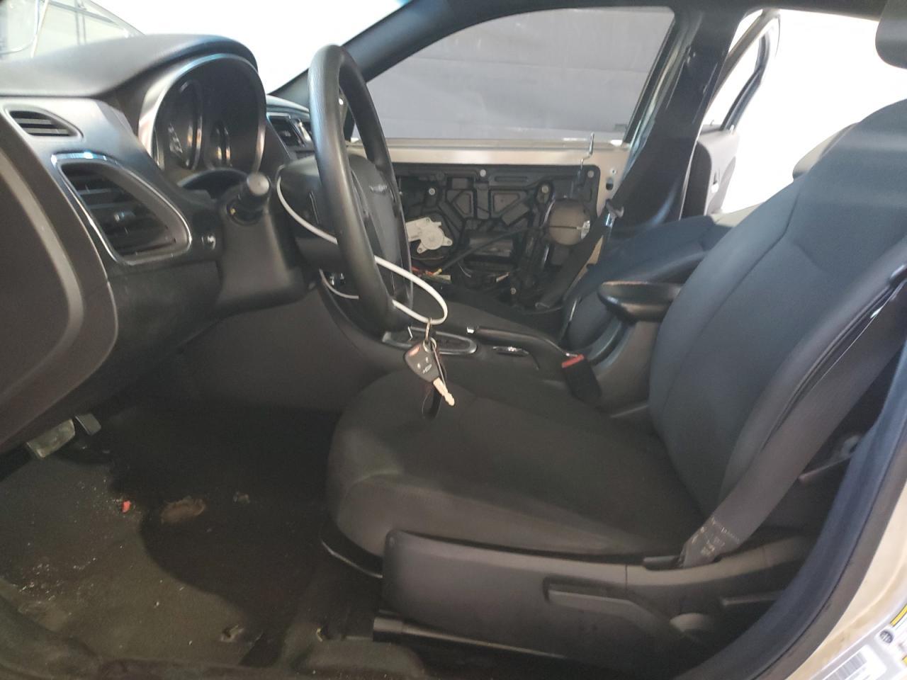 2013 CHRYSLER 200