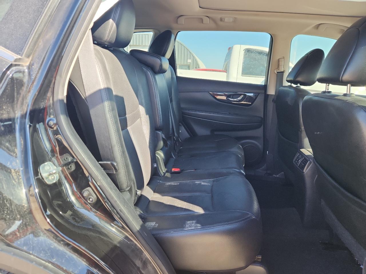 2017 NISSAN ROGUE
