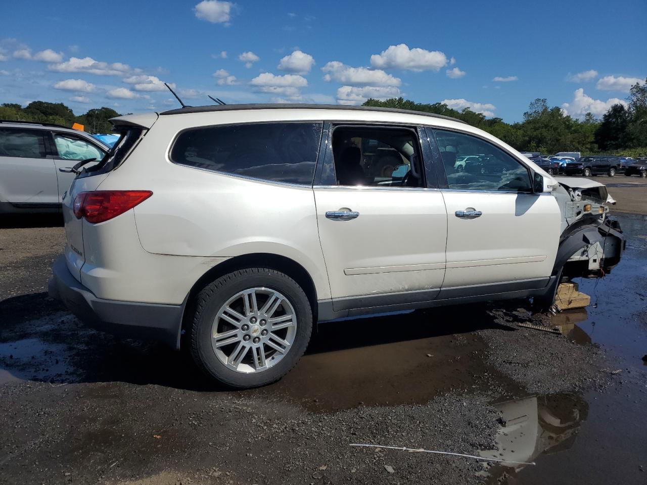 2011 CHEVROLET TRAVERSE