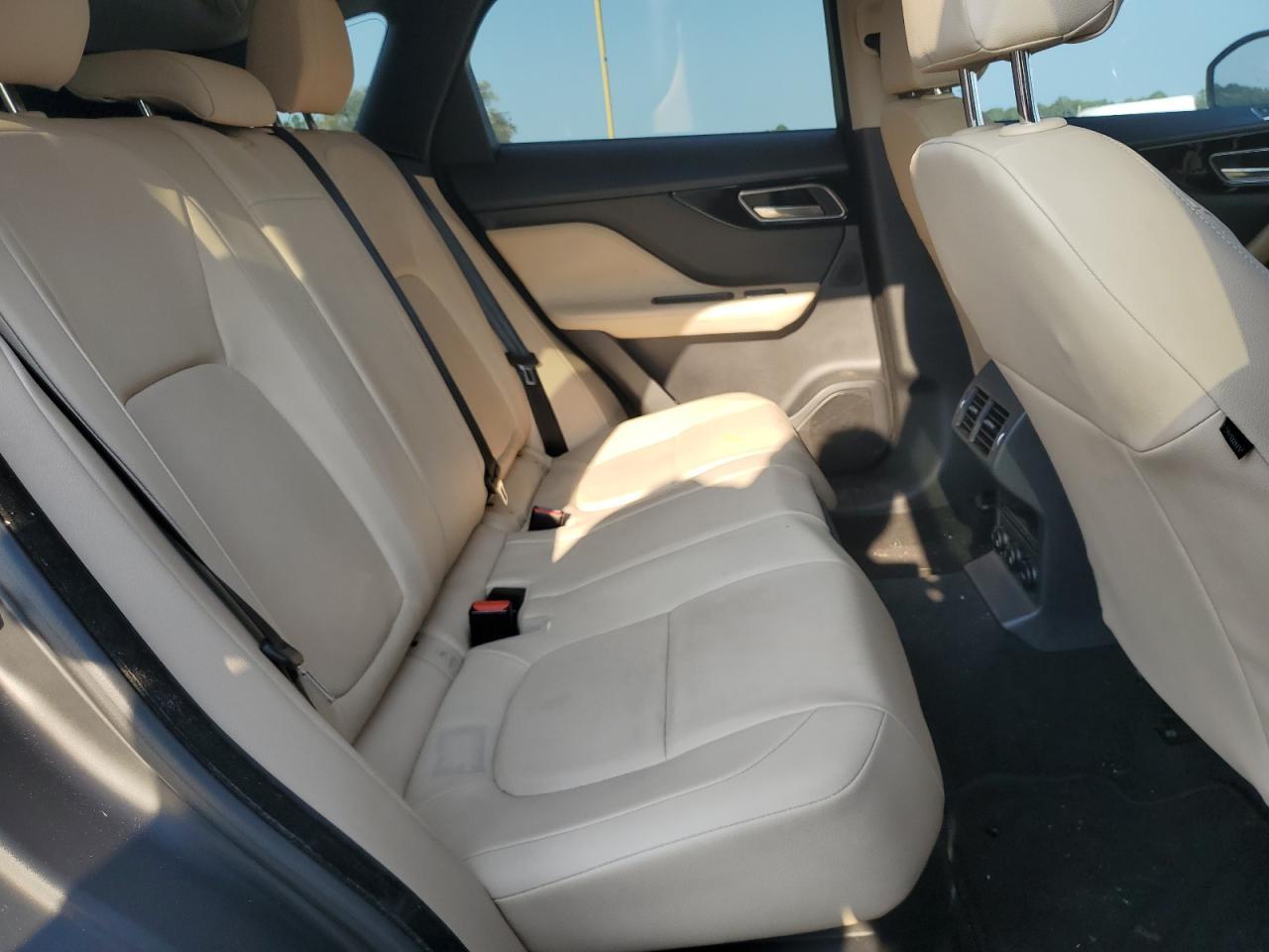 2018 JAGUAR F-Pace