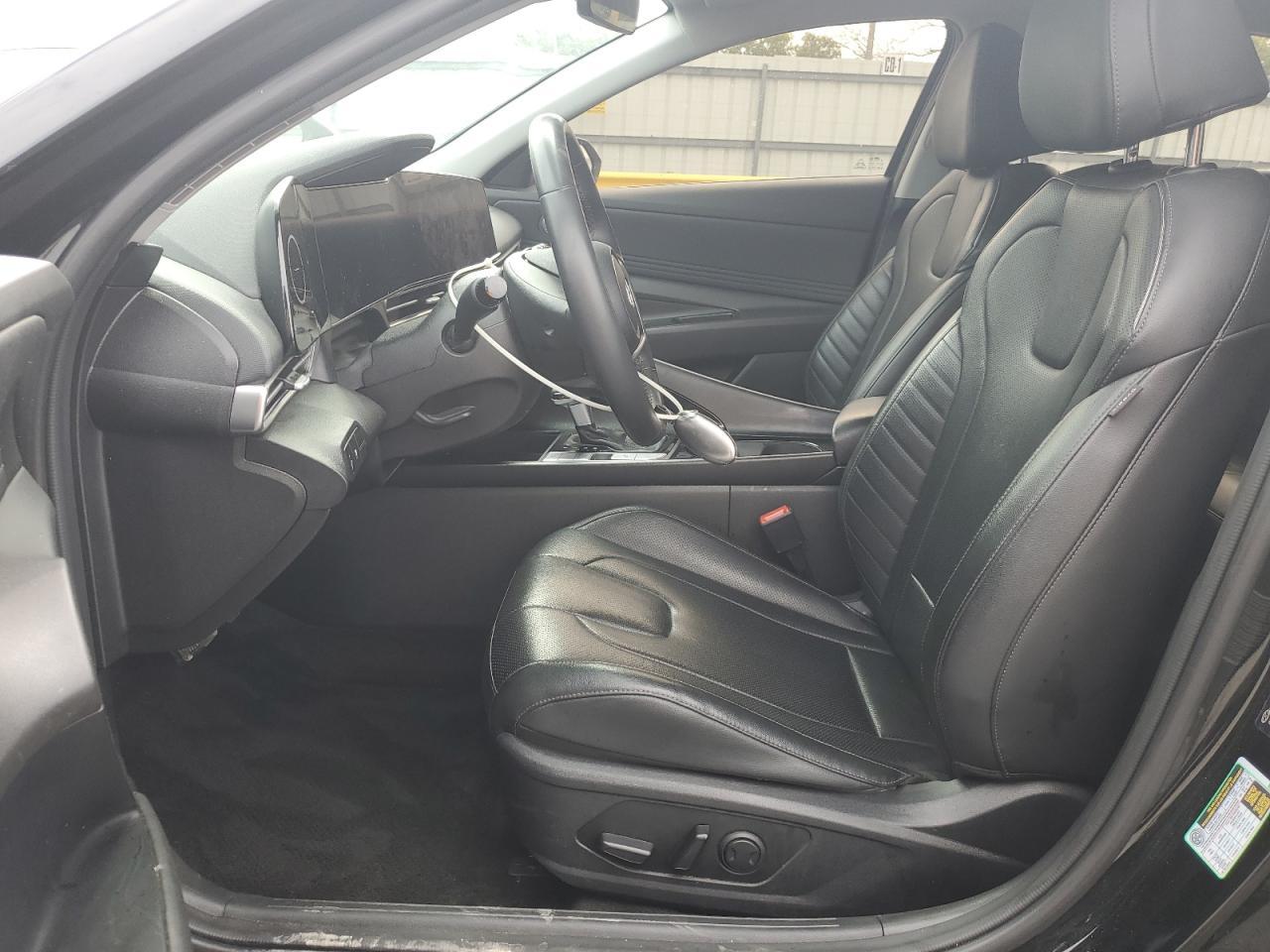2024 HYUNDAI ELANTRA