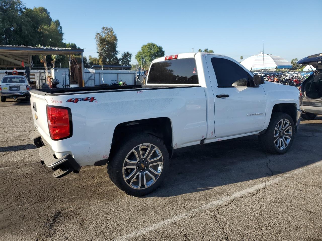 2018 CHEVROLET Silverado
