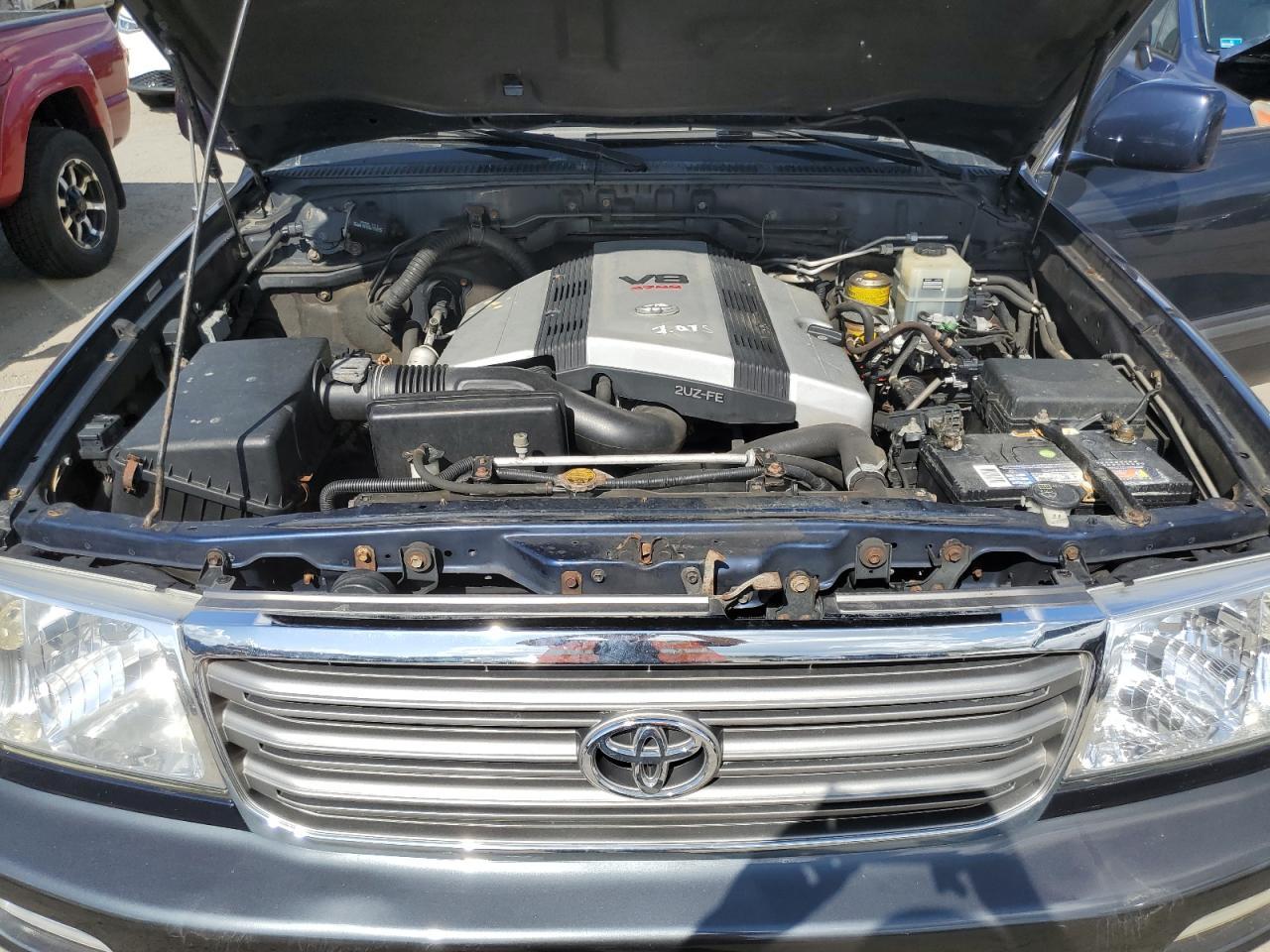 2004 TOYOTA LAND CRUISER