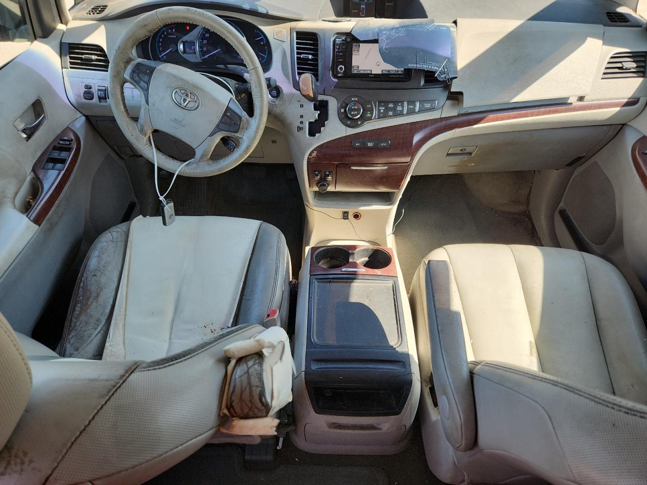 2013 TOYOTA SIENNA