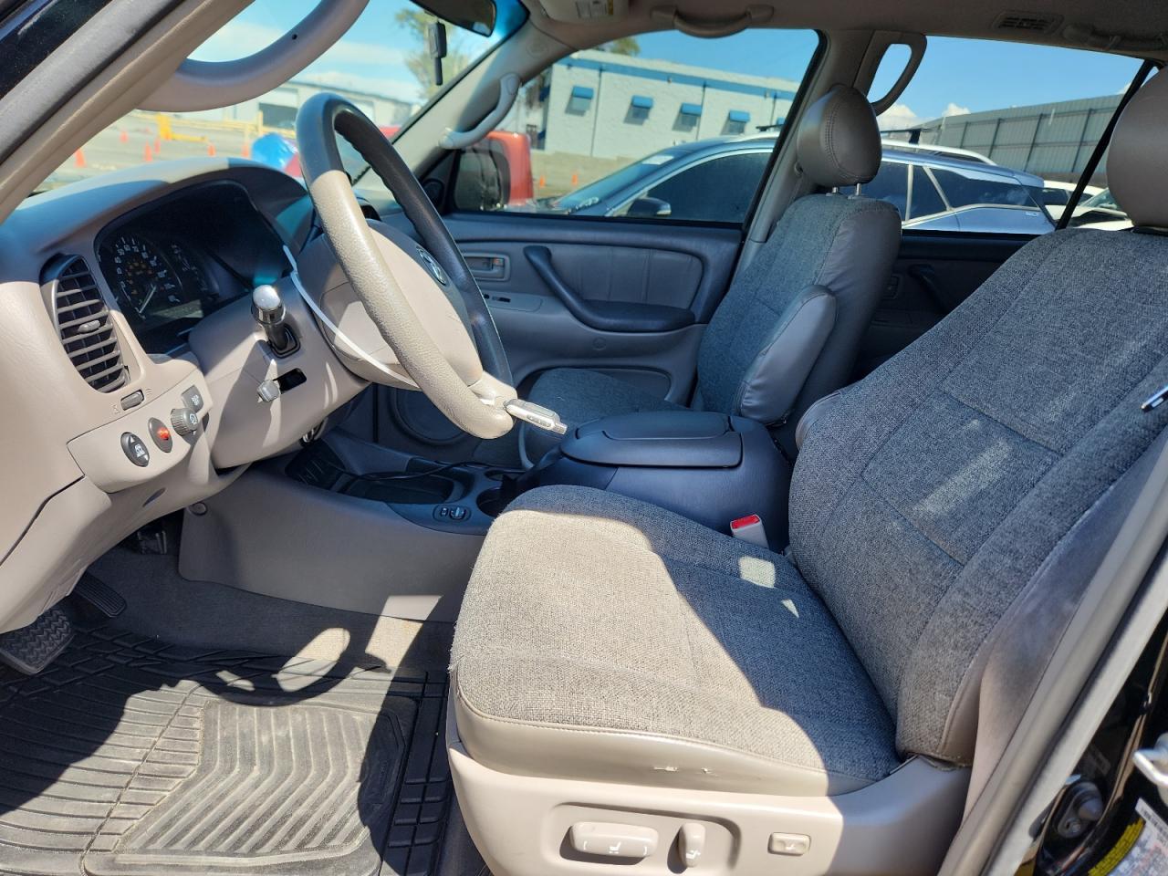 2006 TOYOTA Sequoia