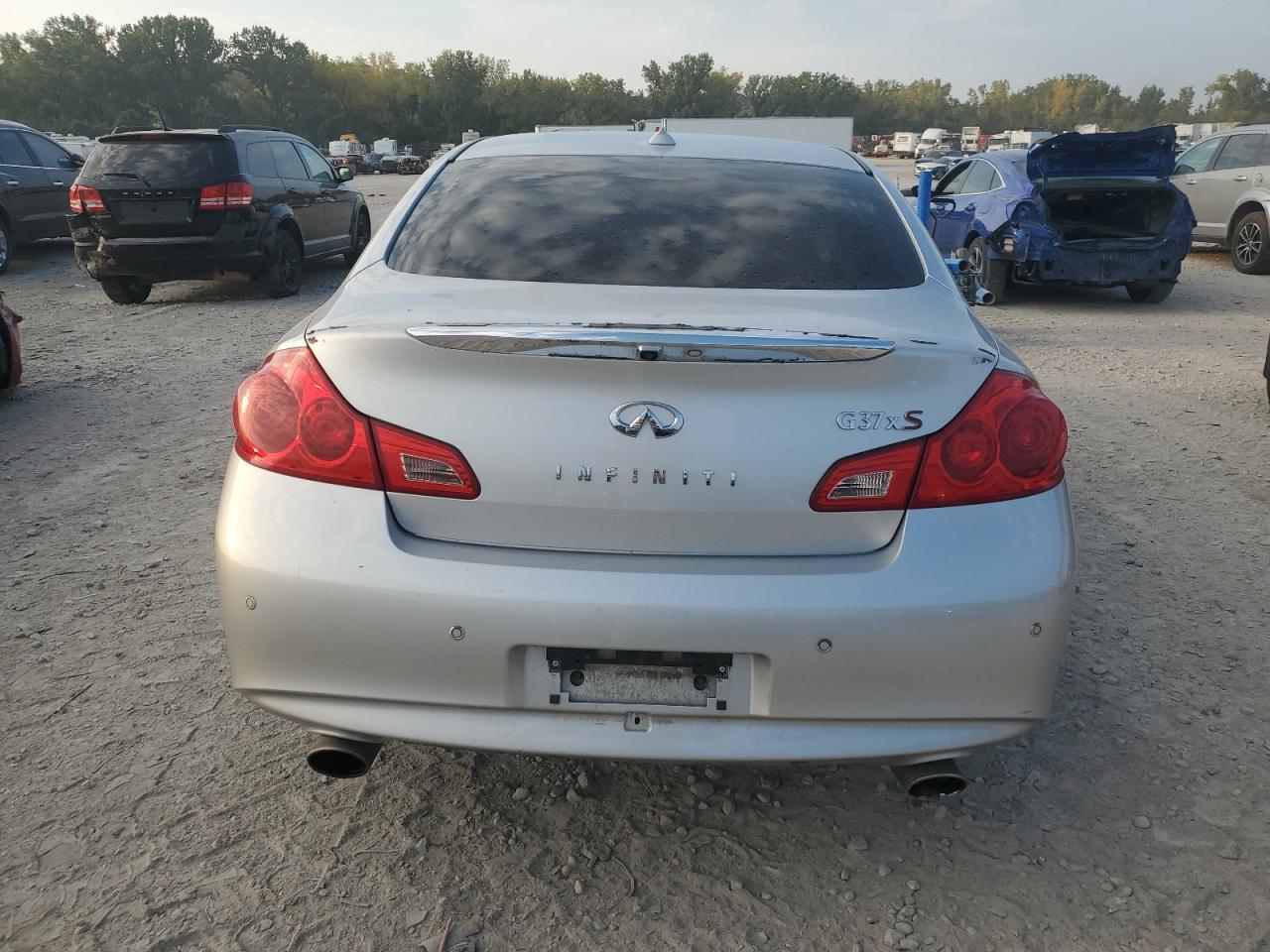2012 INFINITI G37