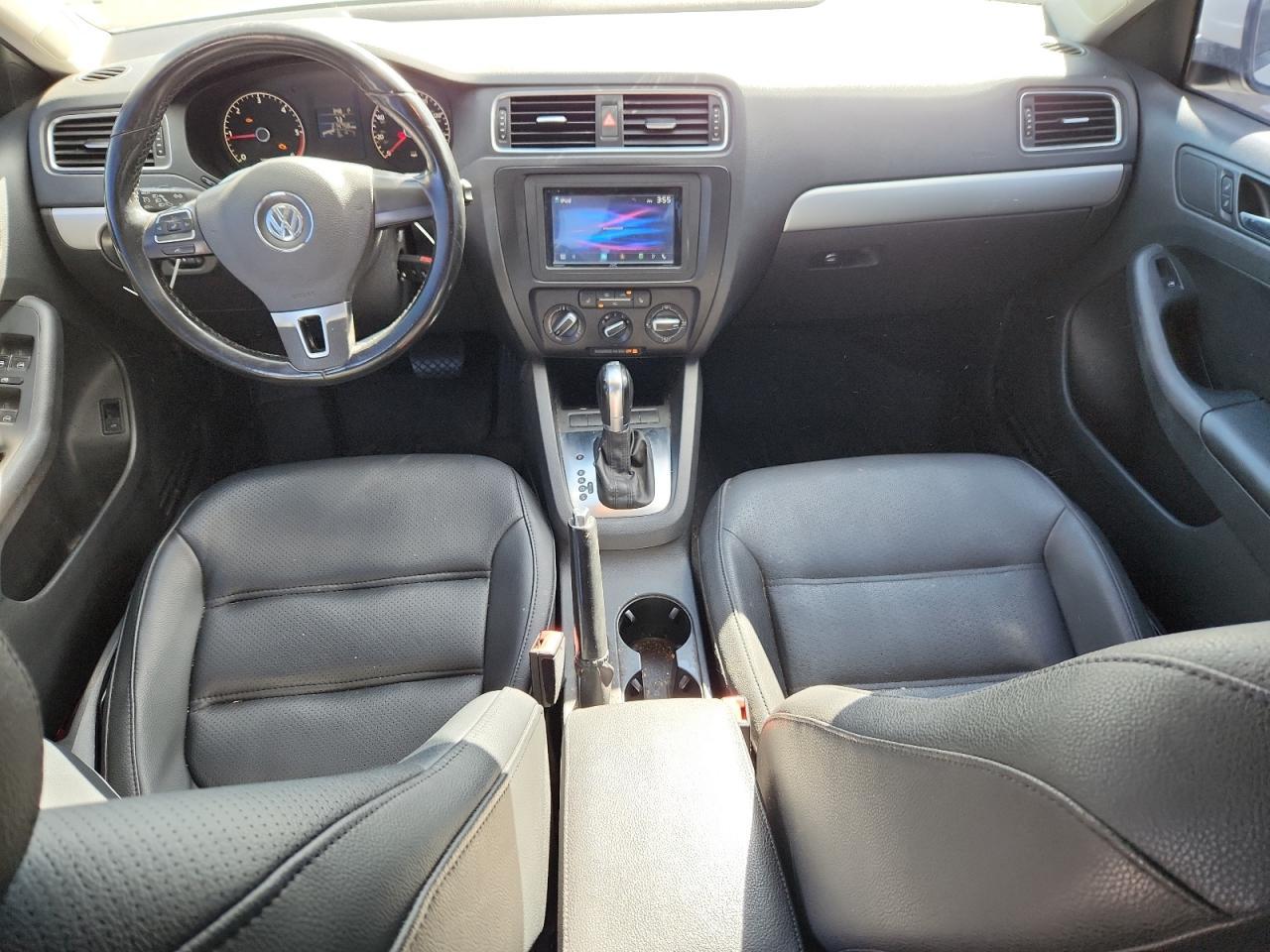 2011 VOLKSWAGEN JETTA