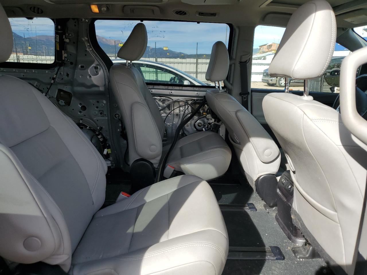 2019 TOYOTA SIENNA
