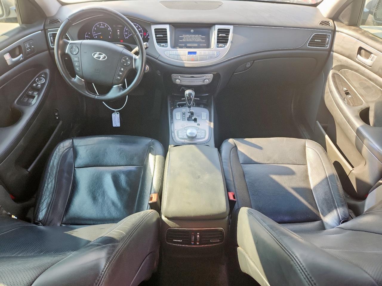 2013 HYUNDAI GENESIS