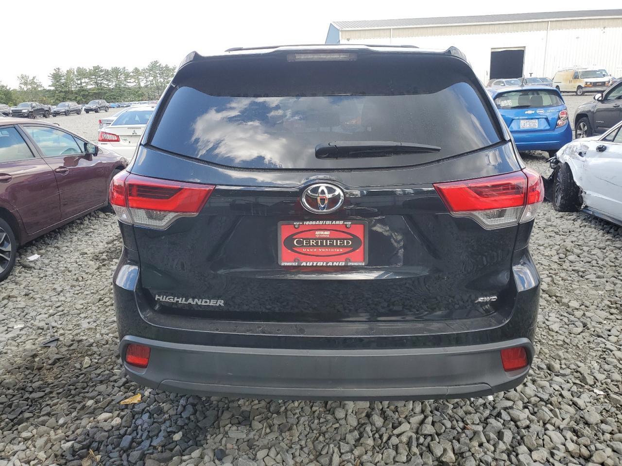 2017 TOYOTA HIGHLANDER