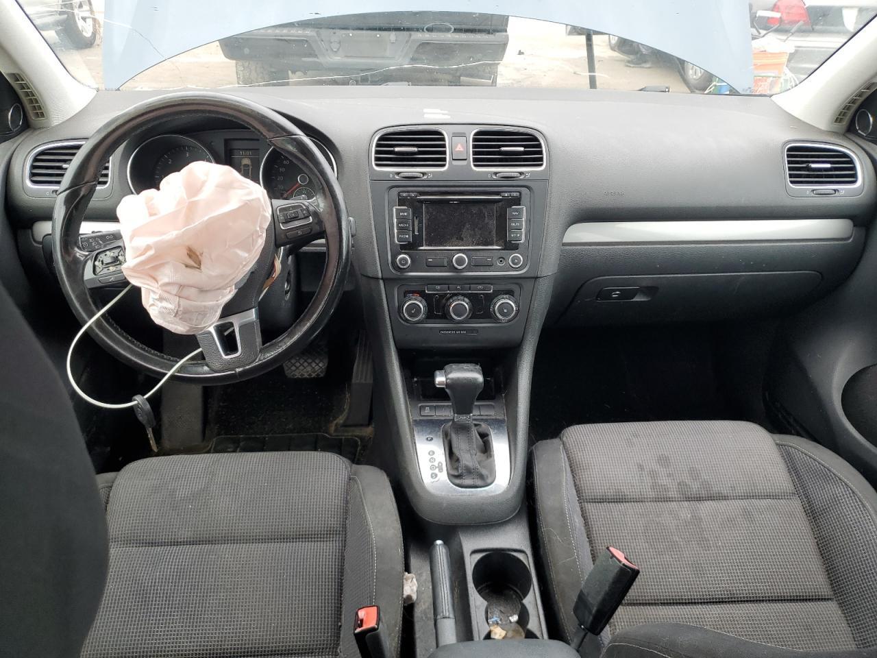 2011 VOLKSWAGEN GOLF