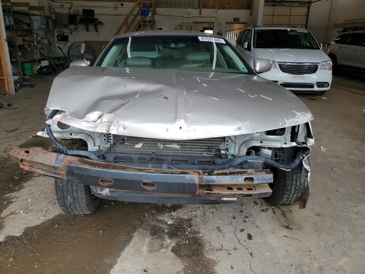 2002 LINCOLN Town Car