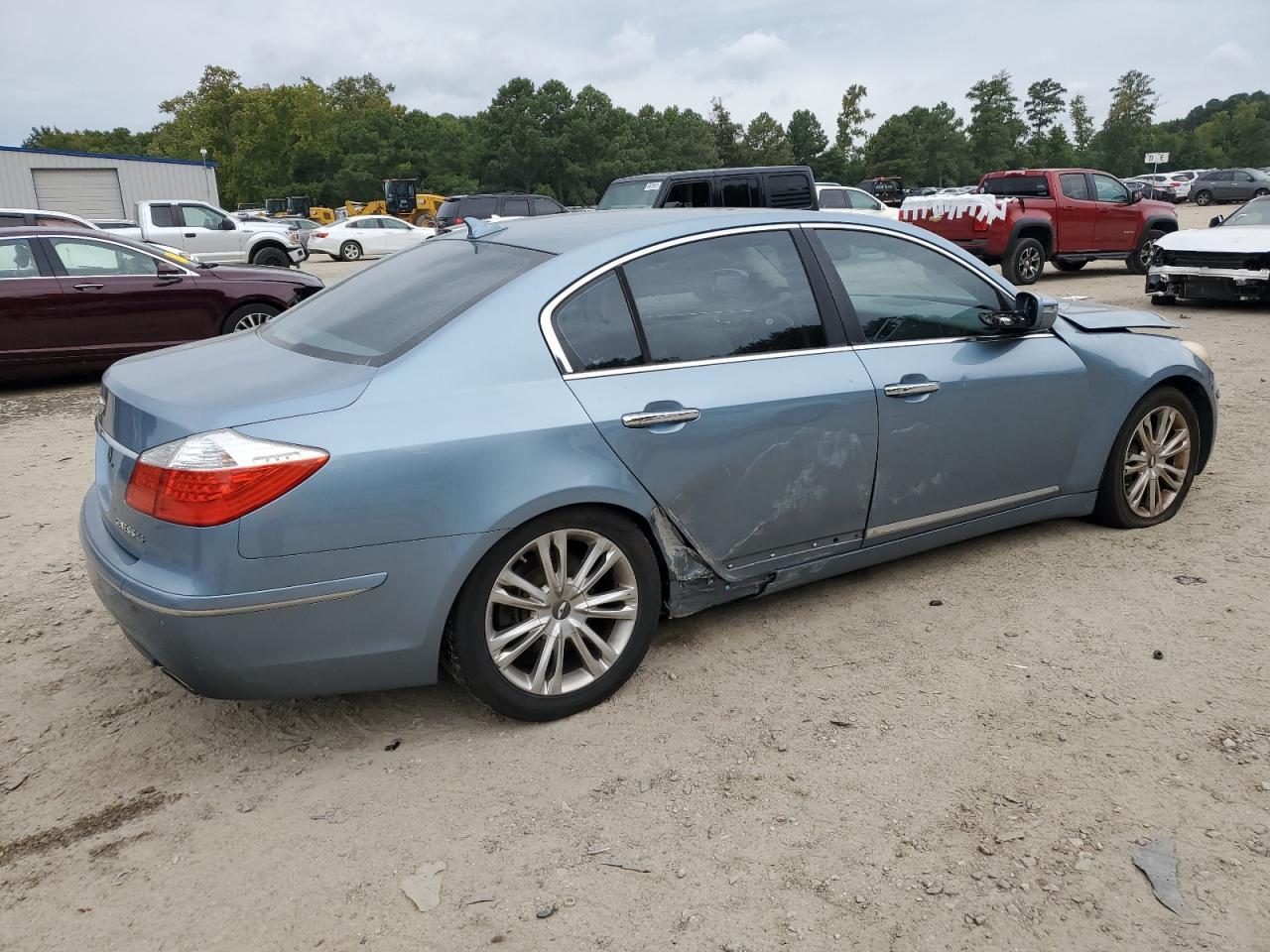 2010 HYUNDAI GENESIS