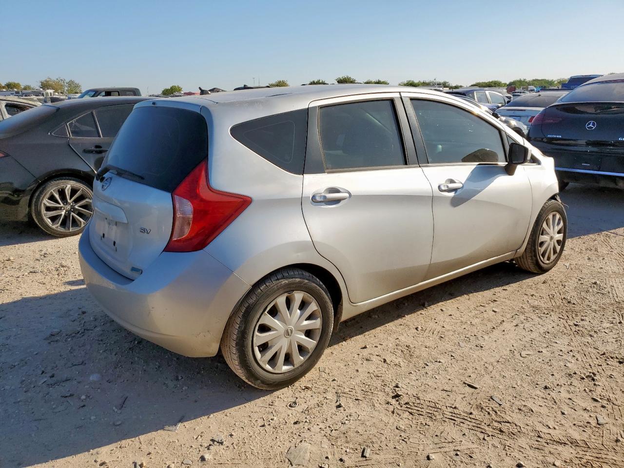 2015 NISSAN Versa Note