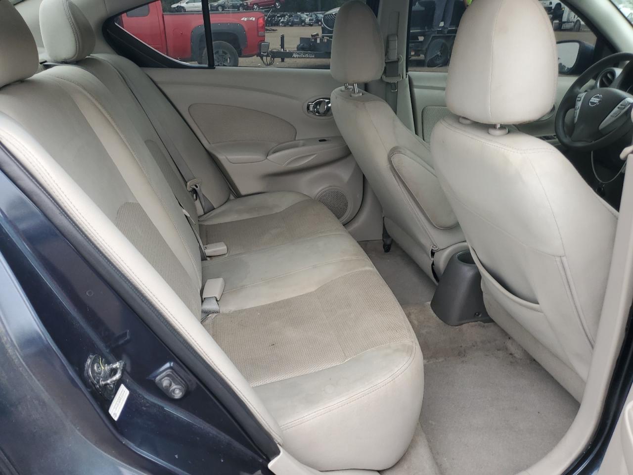 2015 NISSAN VERSA