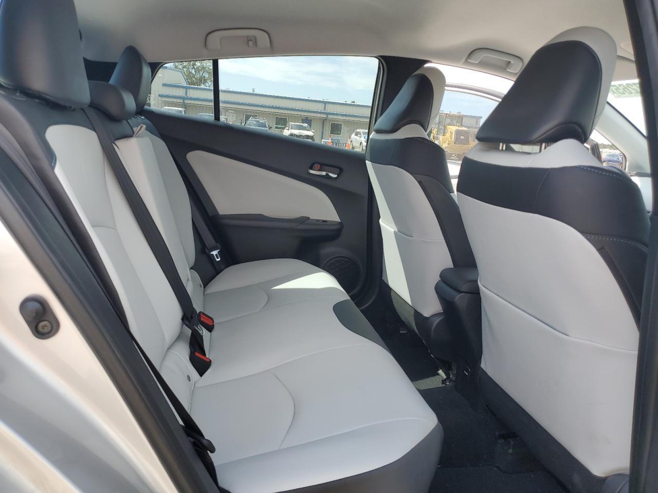 2017 TOYOTA PRIUS