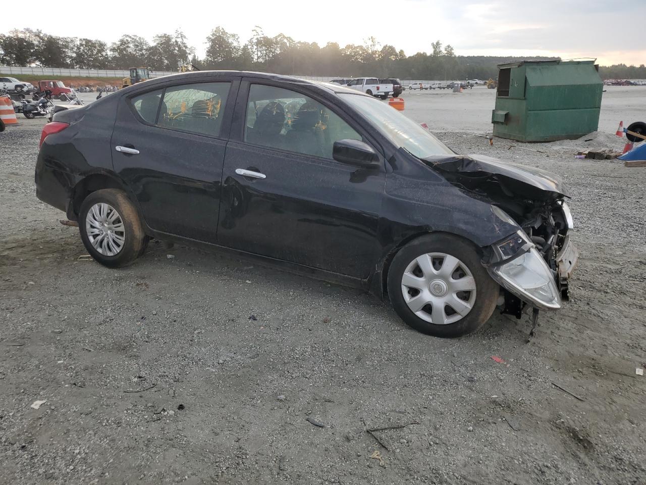 2016 NISSAN VERSA