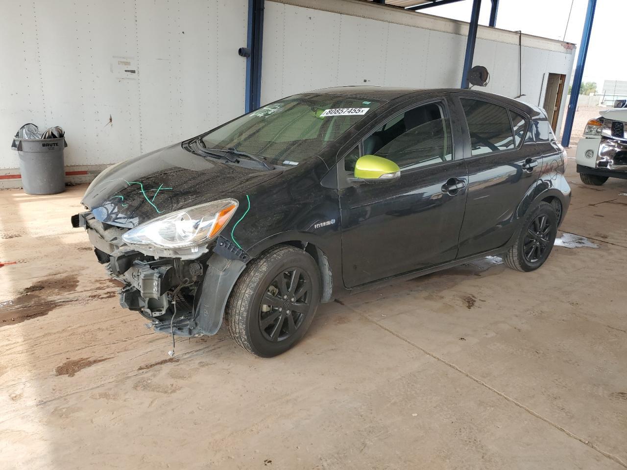 2016 TOYOTA Prius c