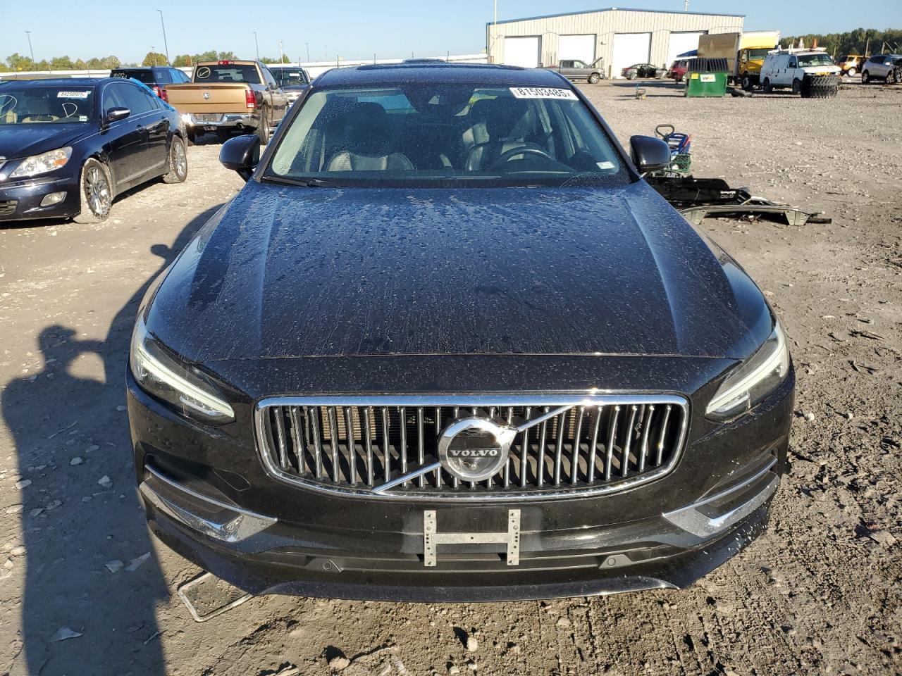 2018 VOLVO S90