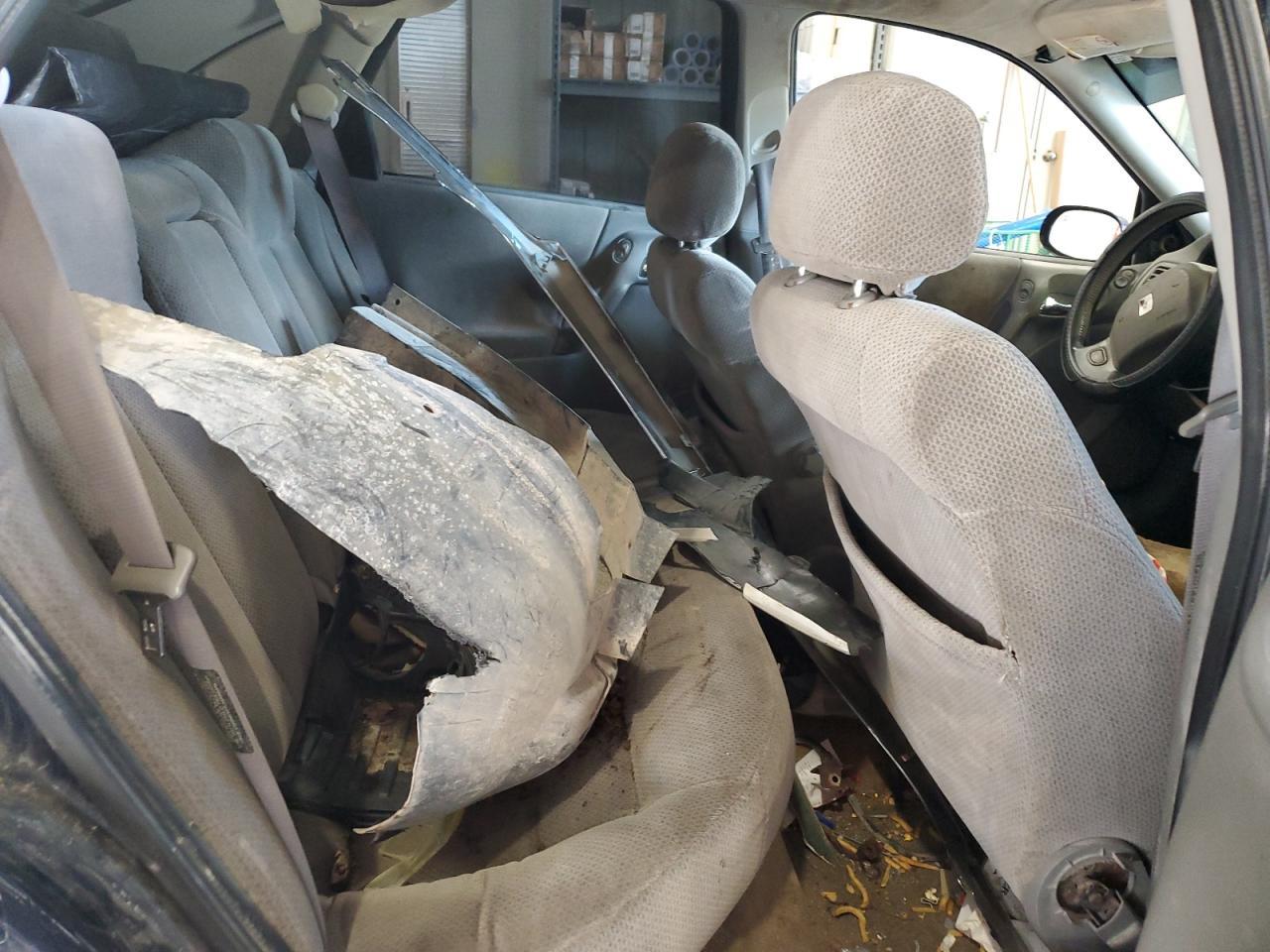 2001 SATURN L300