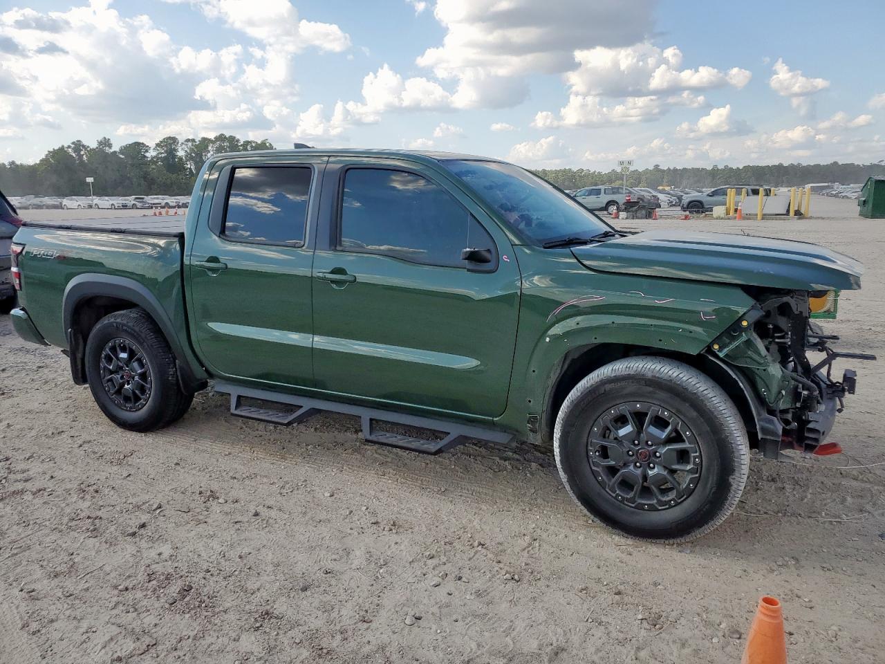 2024 NISSAN Frontier