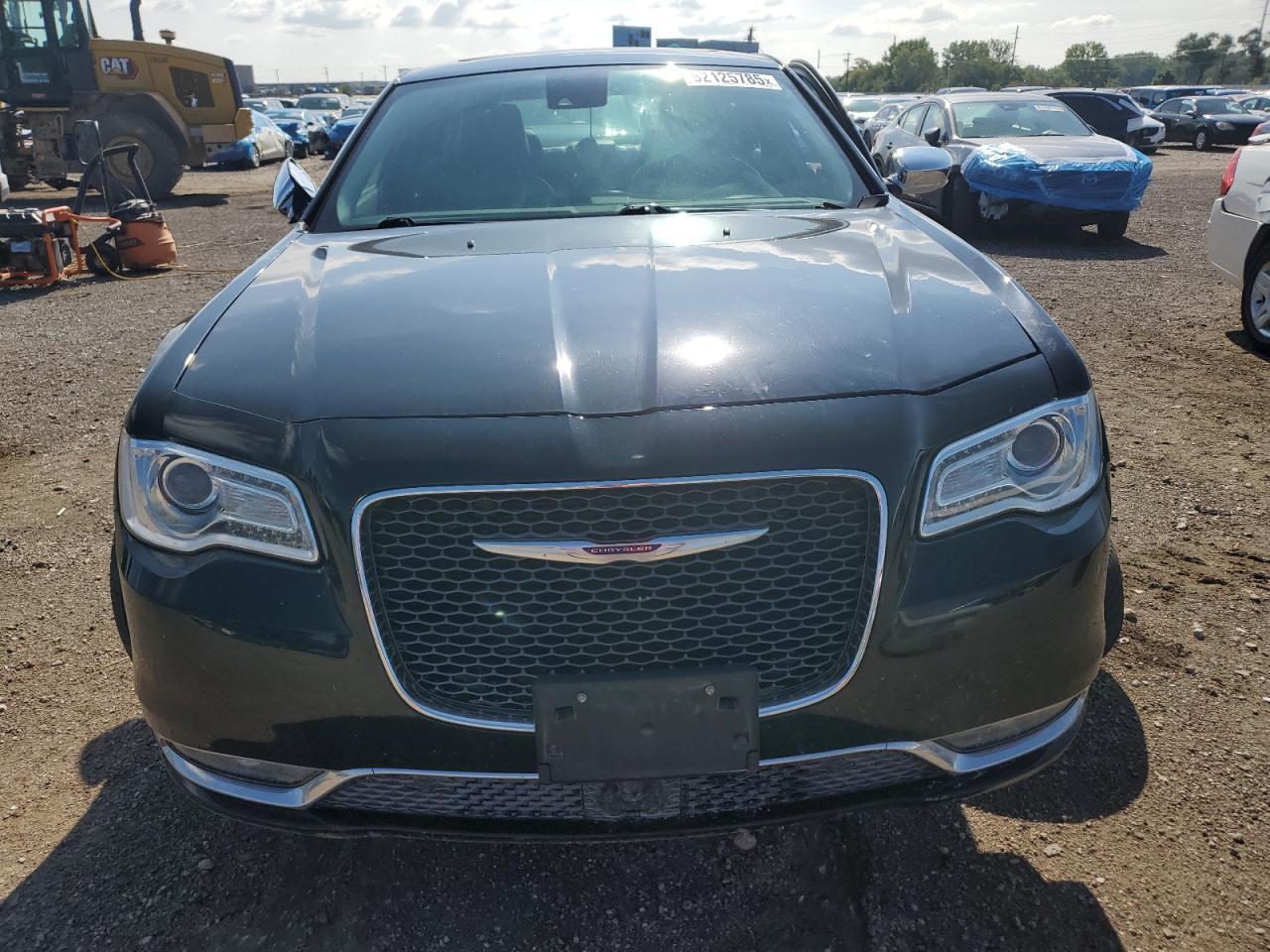 2019 CHRYSLER 300