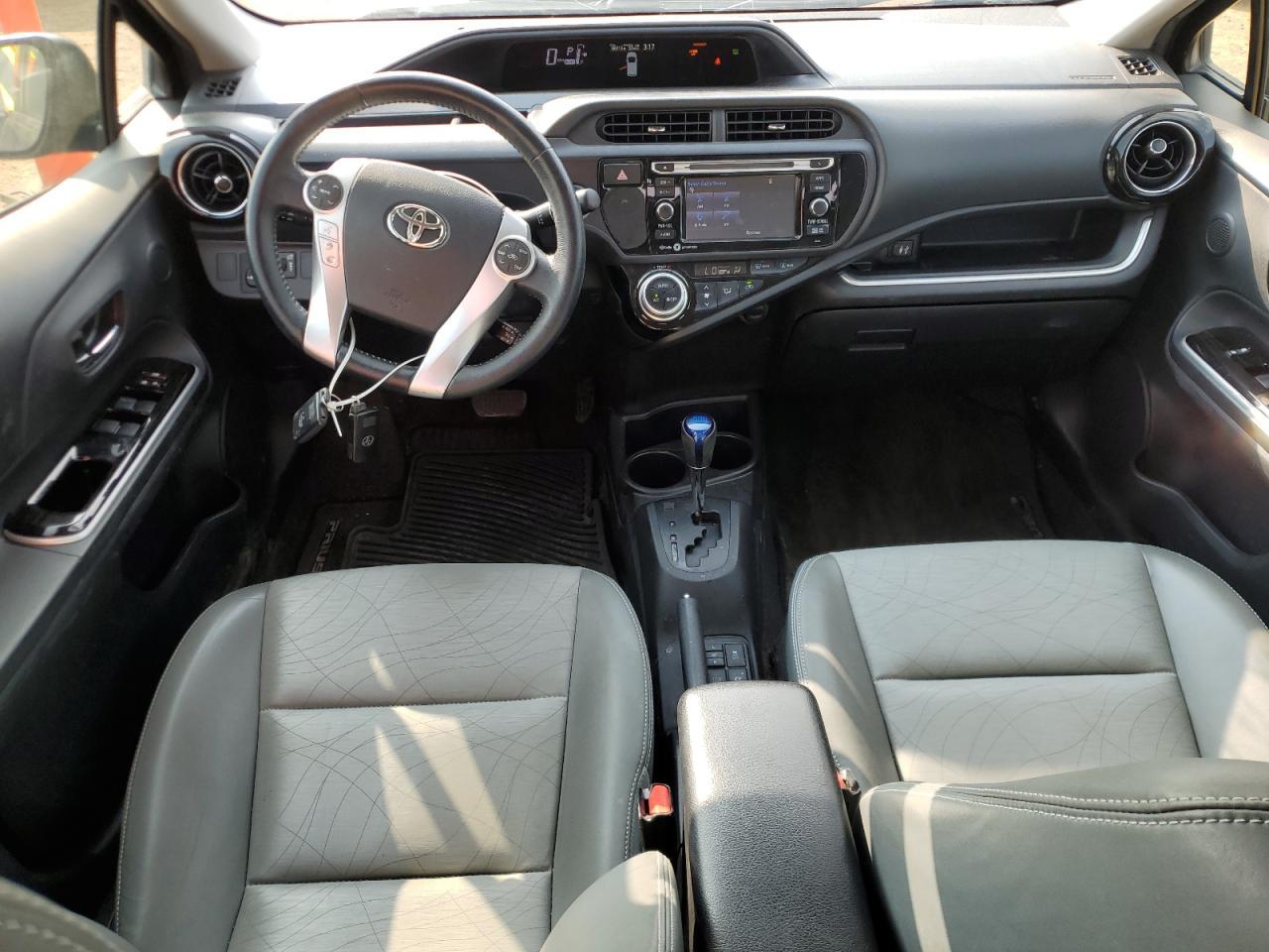 2015 TOYOTA Prius c