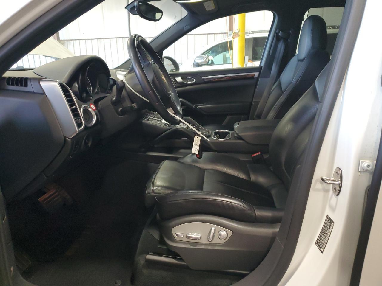 2014 PORSCHE CAYENNE