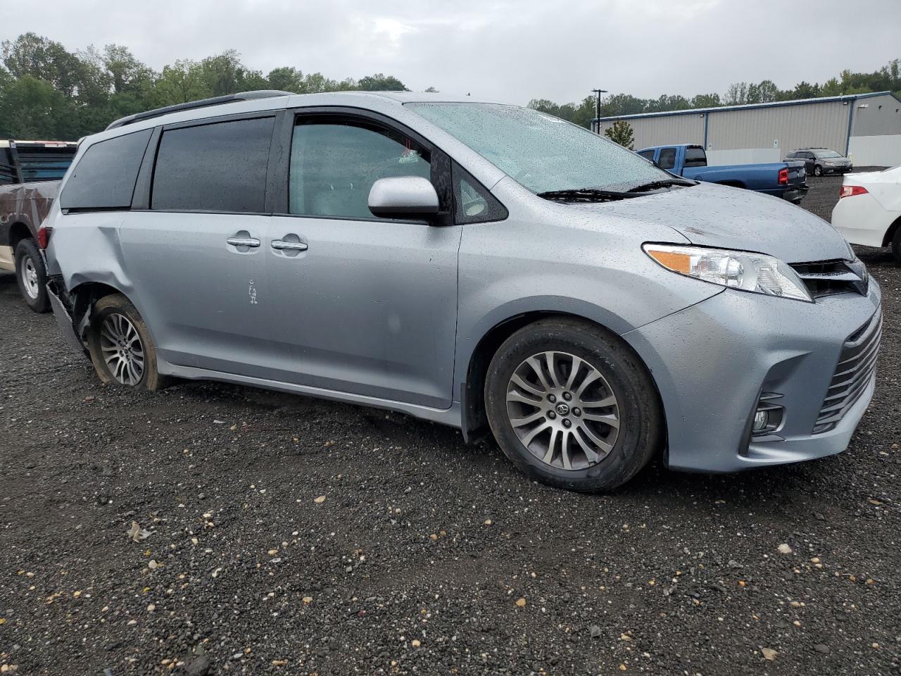 2018 TOYOTA SIENNA