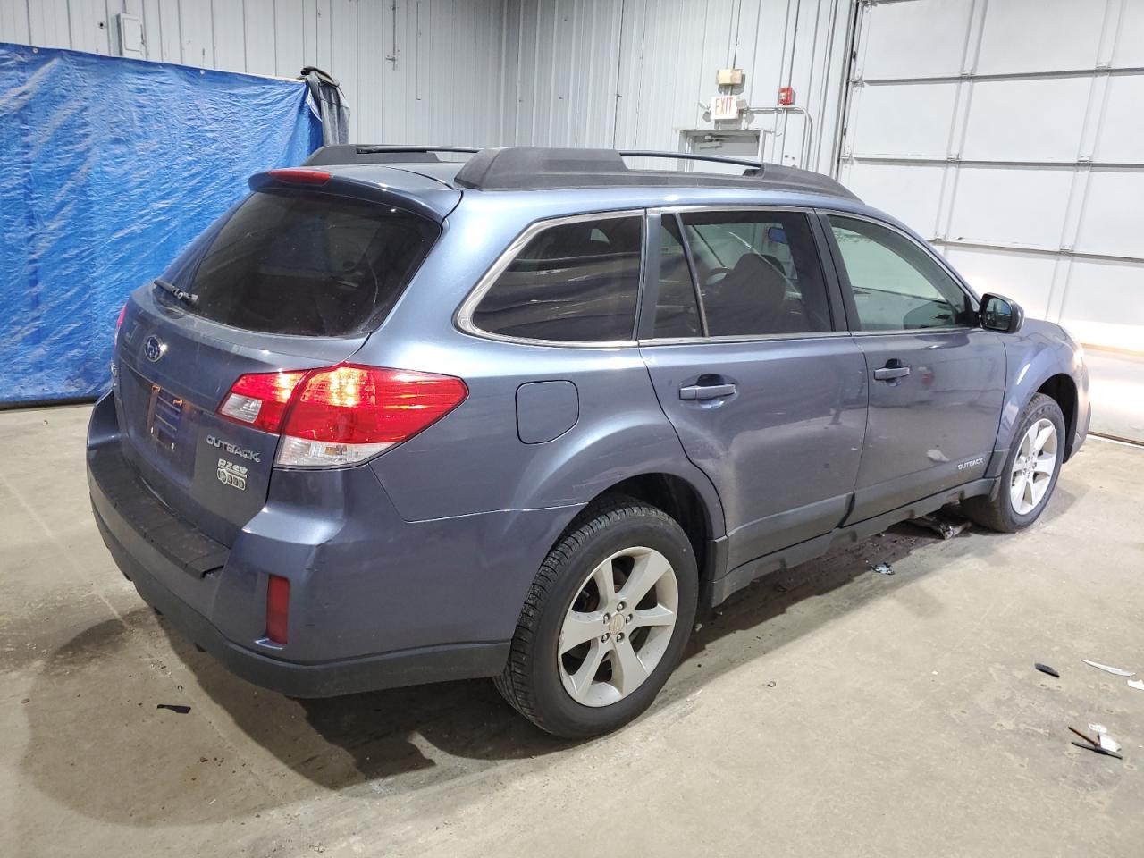 2013 SUBARU Outback