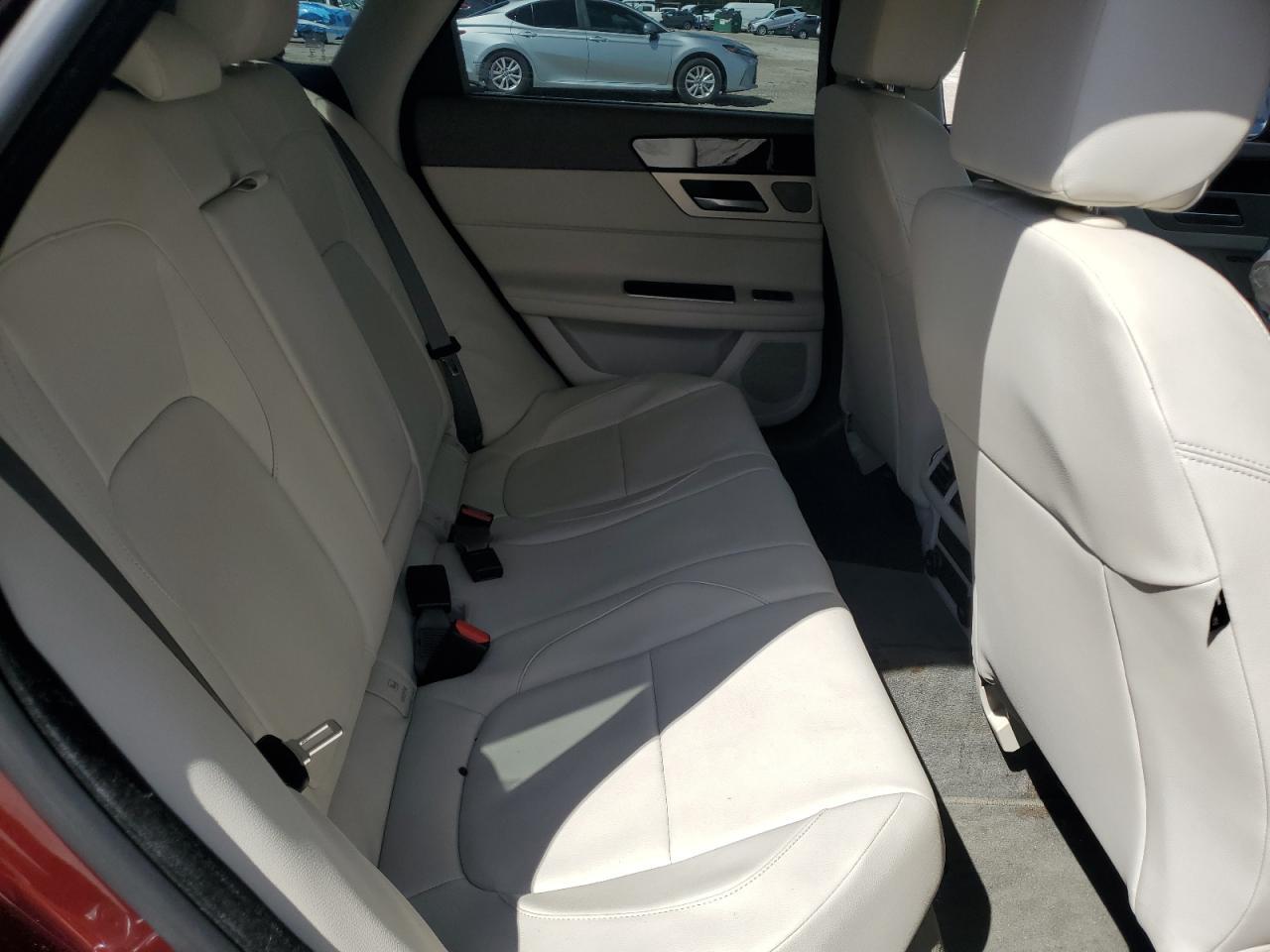 2017 JAGUAR XF