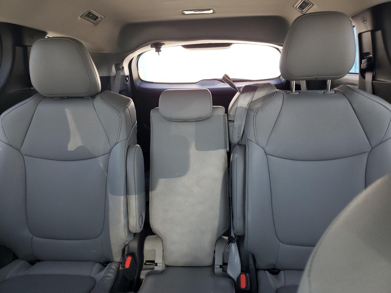 2025 TOYOTA SIENNA