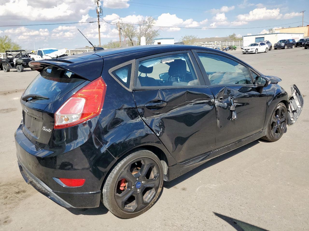 2016 FORD Fiesta