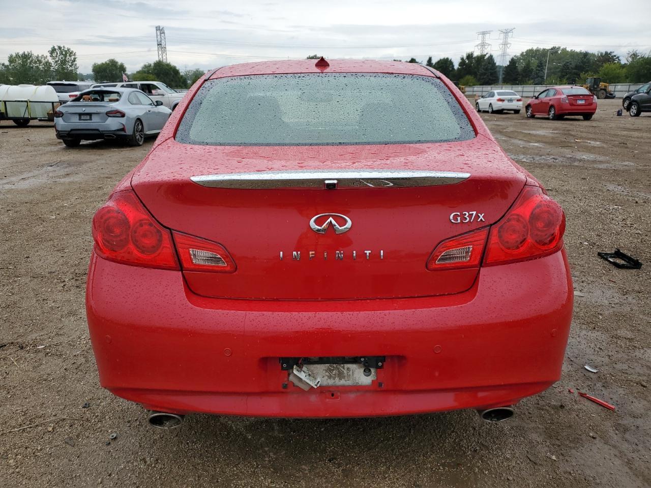 2013 INFINITI G37