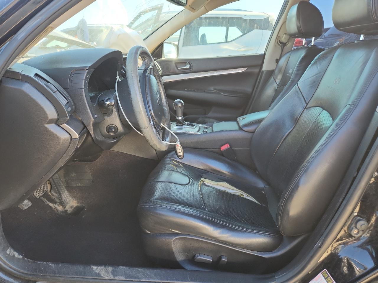 2011 INFINITI G37