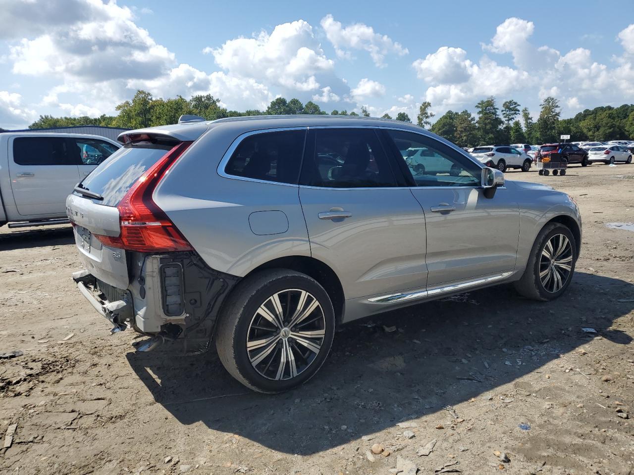 2022 VOLVO XC60