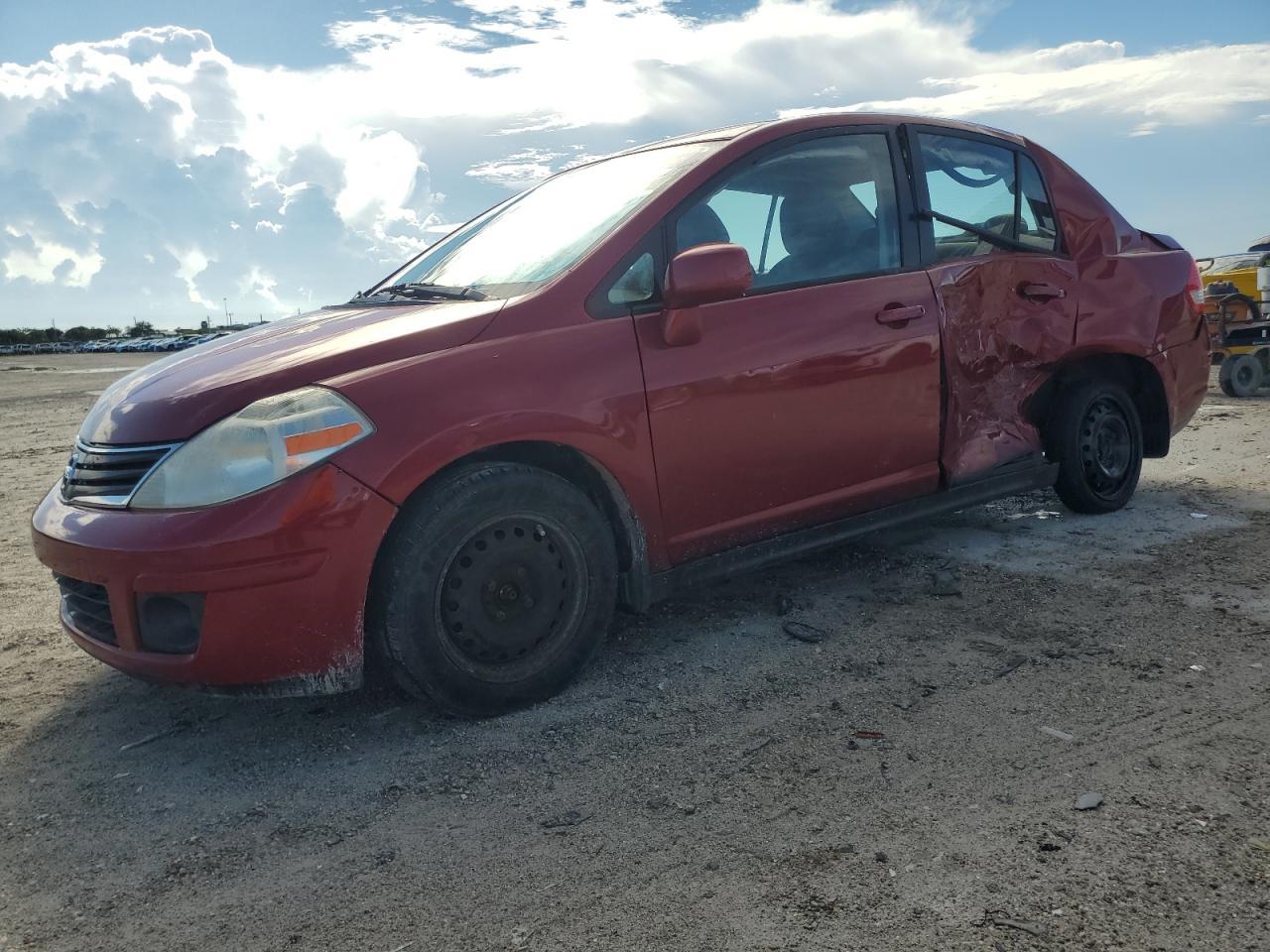 2011 NISSAN VERSA