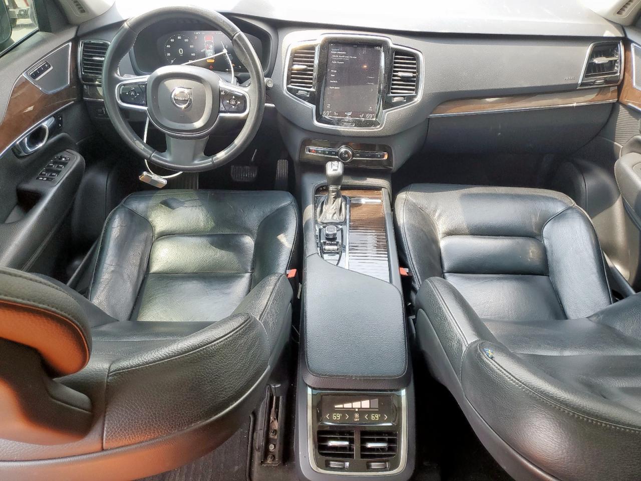 2016 VOLVO XC90