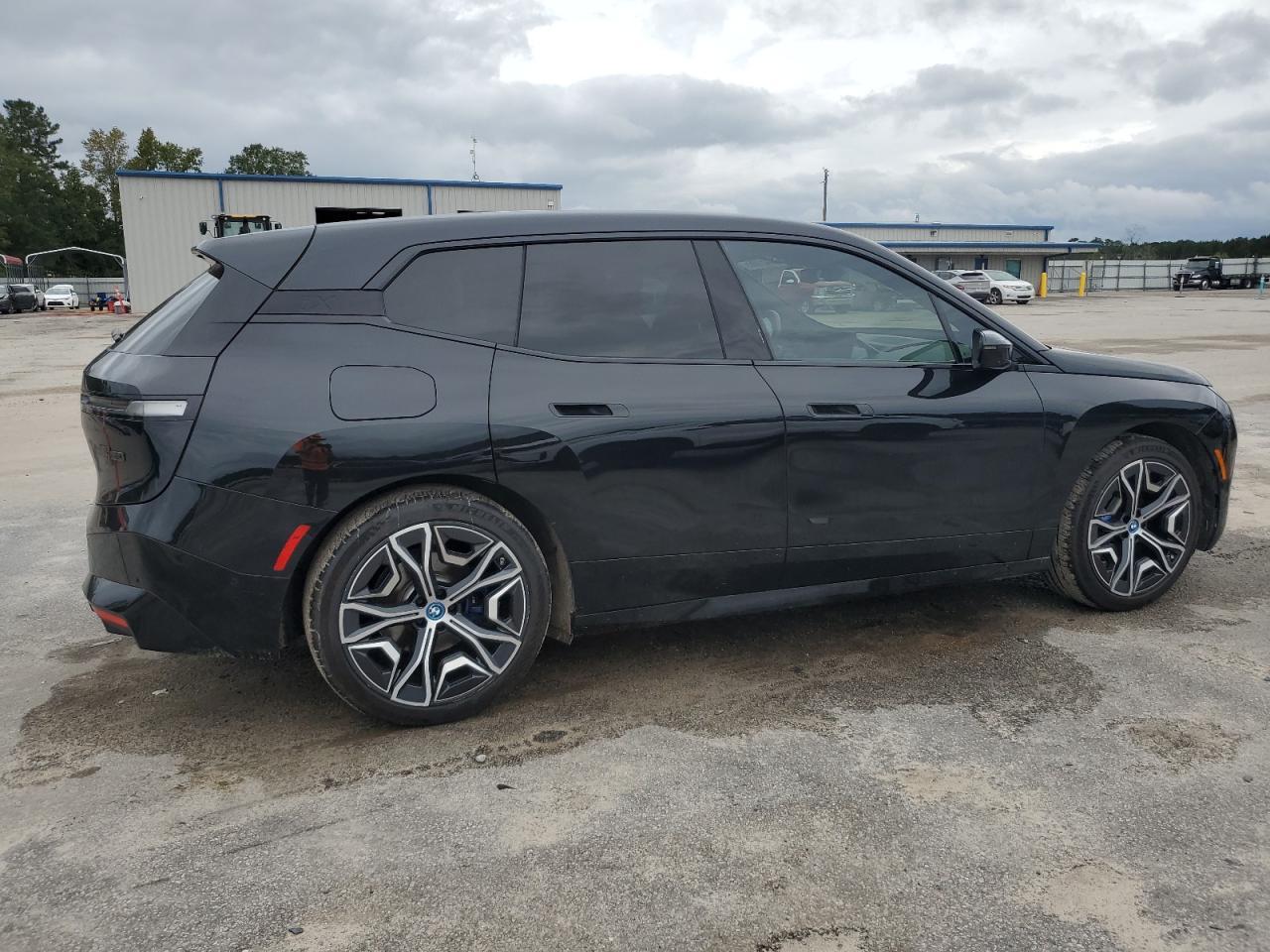 2023 BMW iX