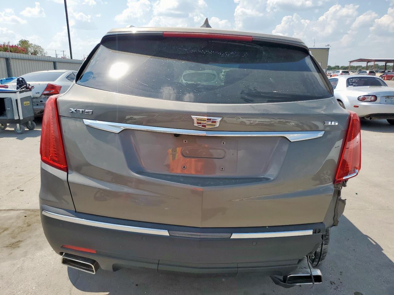 2018 CADILLAC XT5
