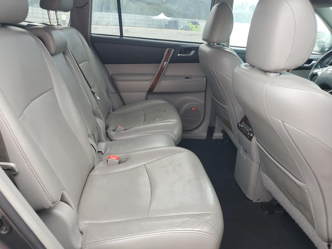 2012 TOYOTA HIGHLANDER
