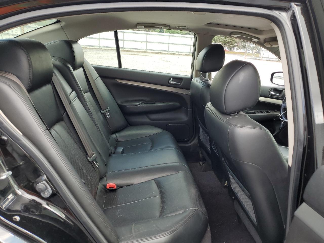 2015 INFINITI Q40