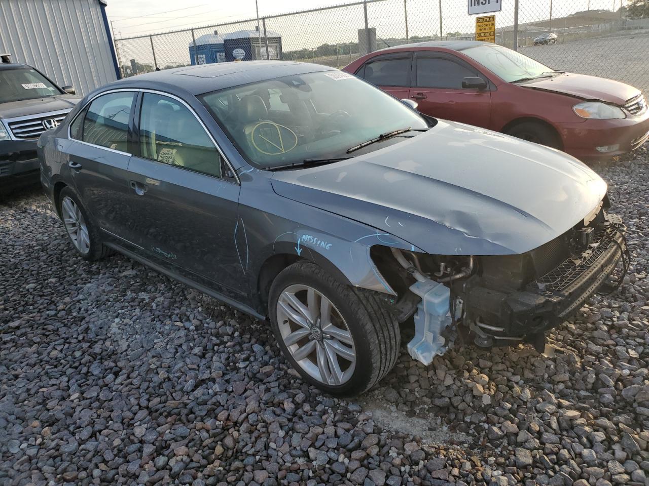 2017 VOLKSWAGEN Passat