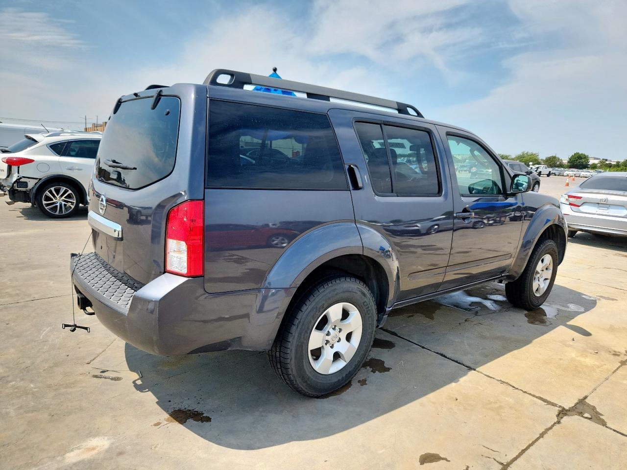 2011 NISSAN PATHFINDER