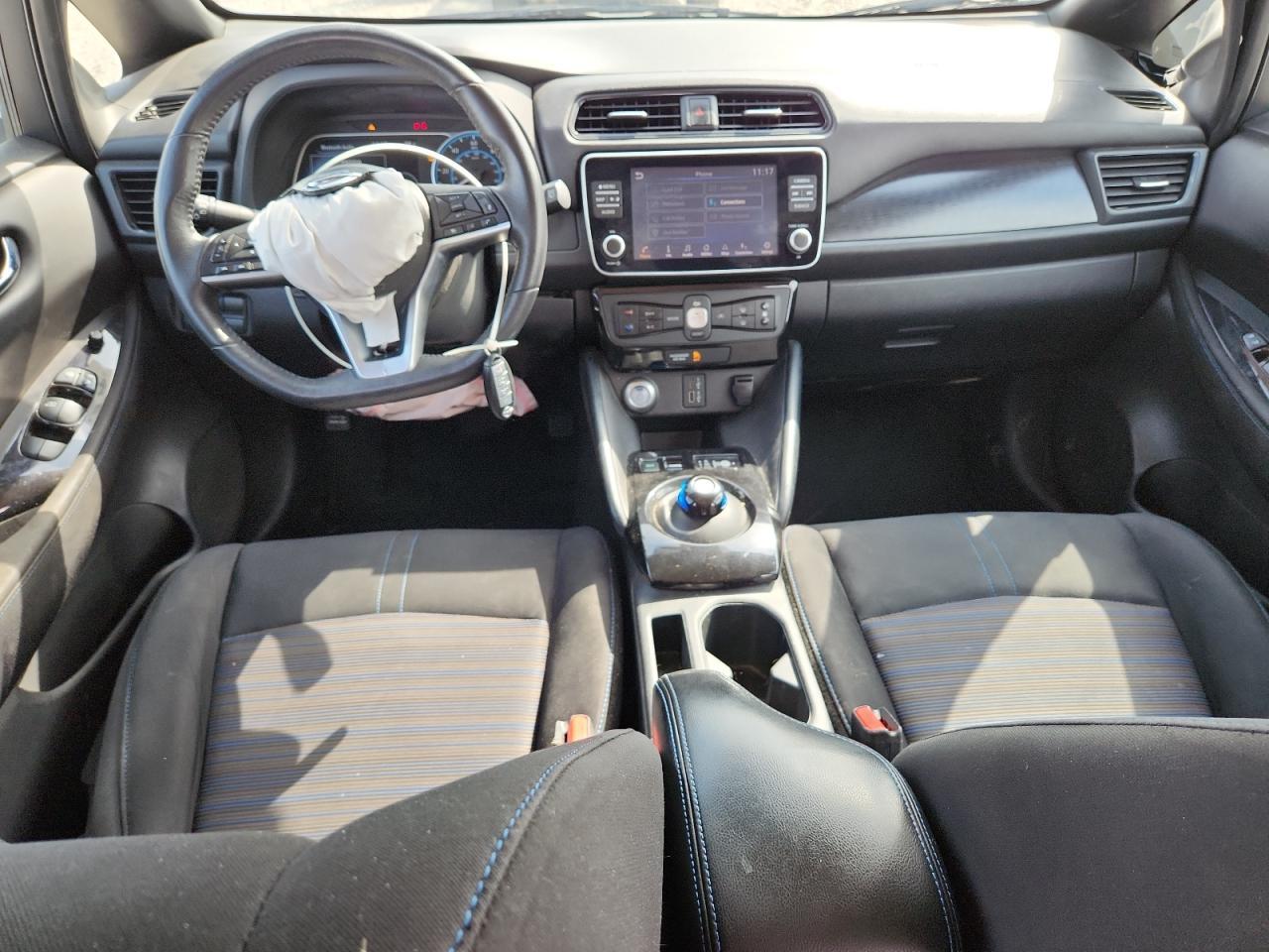 2020 NISSAN LEAF