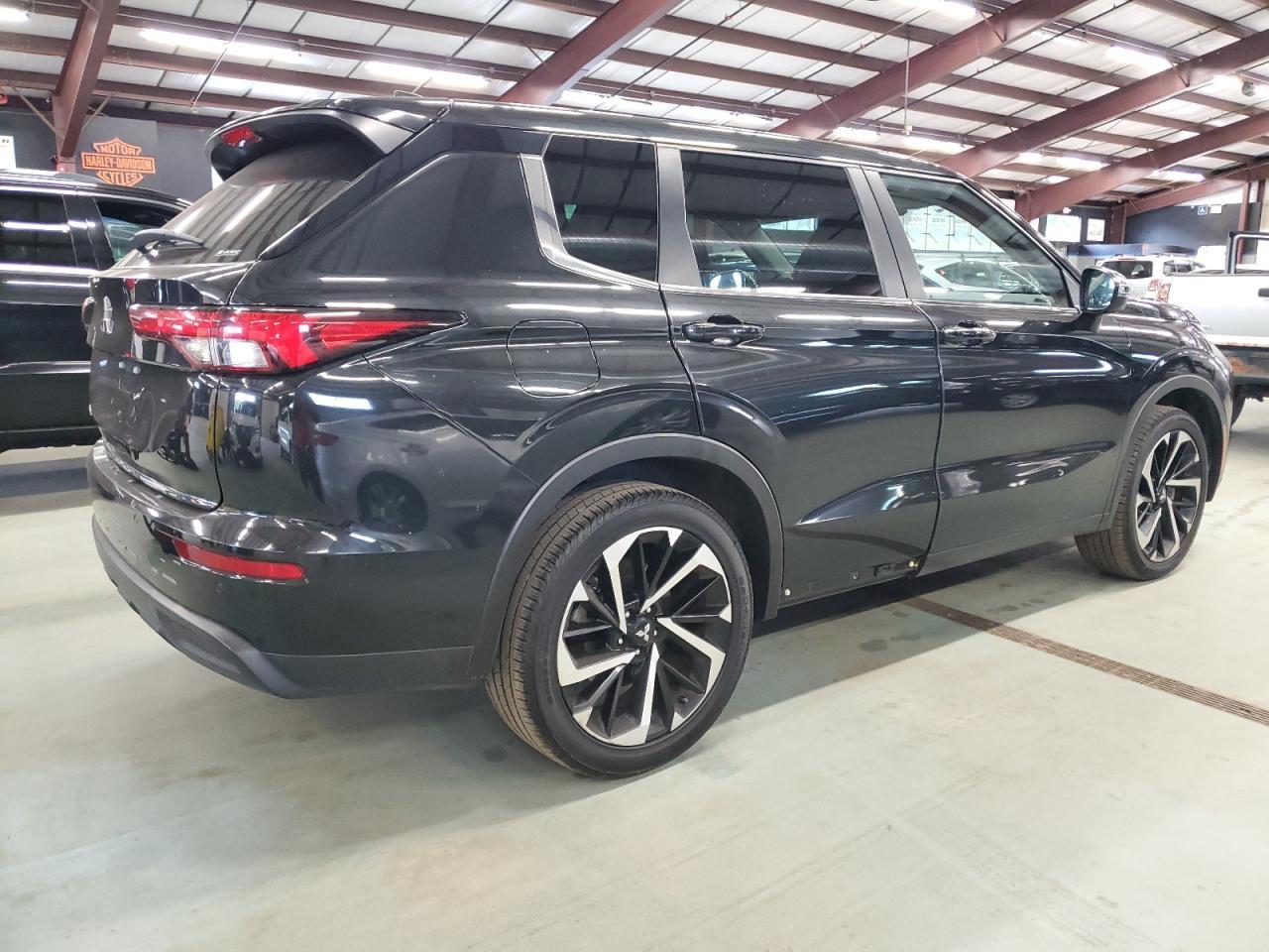 2022 MITSUBISHI outlander